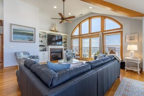 Smart TV, fireplace - Gorgeous pet-friendly soundfront home w/ pool, hot tub, & elevator by Sun Realty (Kitty Hawk)