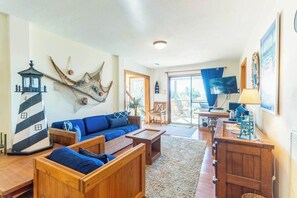 Smart TV - Soundfront pet-friendly home w/ community amenities! (Kill Devil Hills)