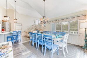 Dining - Pet-friendly oceanside Duck home with hot tub by Sun Realty (Duck)