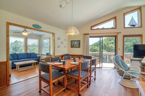 Fireplace, DVD player, stereo - Sun Realty pet-friendly oceanside home with private pool! (Duck)