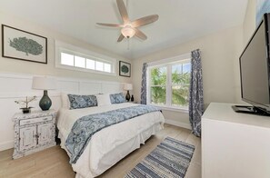 3 bedrooms, Internet, bed sheets - dreAMI - Luxury Island Home - Anna Maria - By Island Real Estate (Holmes Beach)