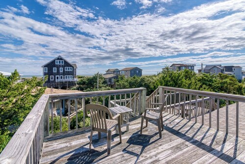Pet-friendly oceanside home just 200' from the beach!