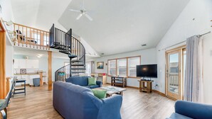 Living area - Pet-friendly oceanside Hatteras home just 200' from beach access! (Hatteras)