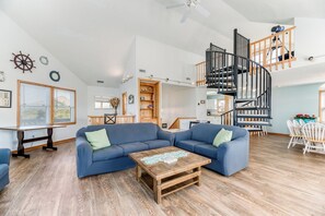 TV - Pet-friendly oceanside Hatteras home just 200' from beach access! (Hatteras)