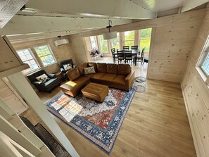Smart TV - Cozy Newly Renovated Cottage On Pushaw Lake in Orono (Orono)