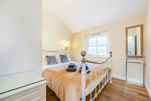 豪華平房, 2 間臥室, 廚房, 庭園景 | 書桌、手提電腦工作空間、免費 Wi-Fi