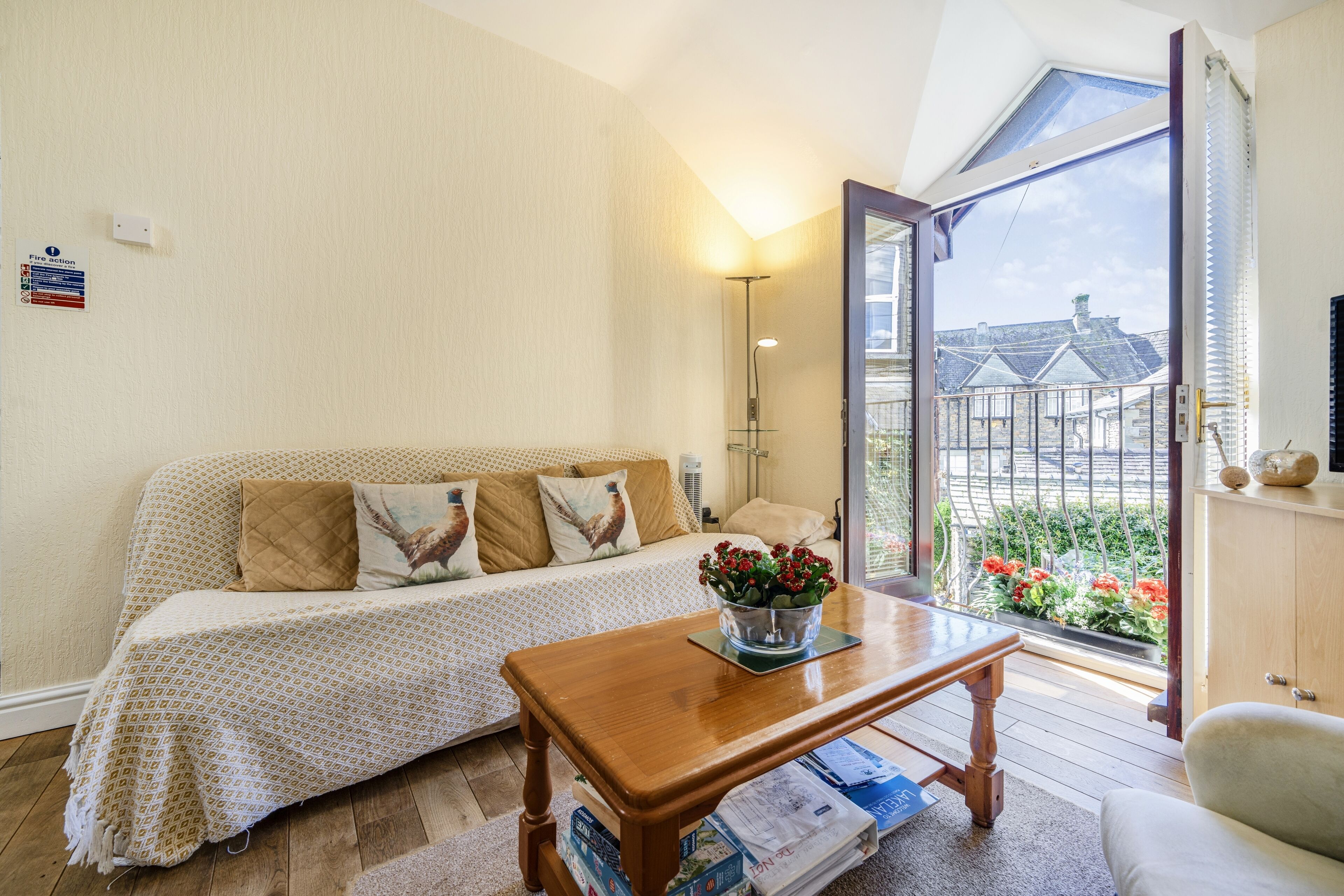 Cottage Deluxe, 2 phòng ngủ, bếp, quang cảnh sân vườn | Khu phòng khách