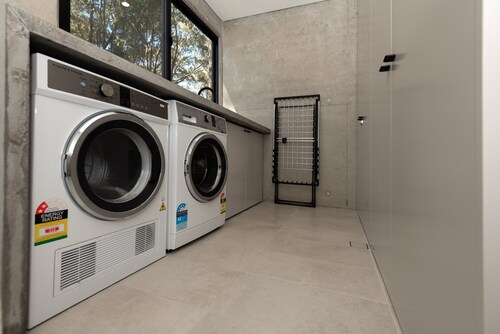 Daydream Cottage - Beachside Luxury in Lilli Pilli