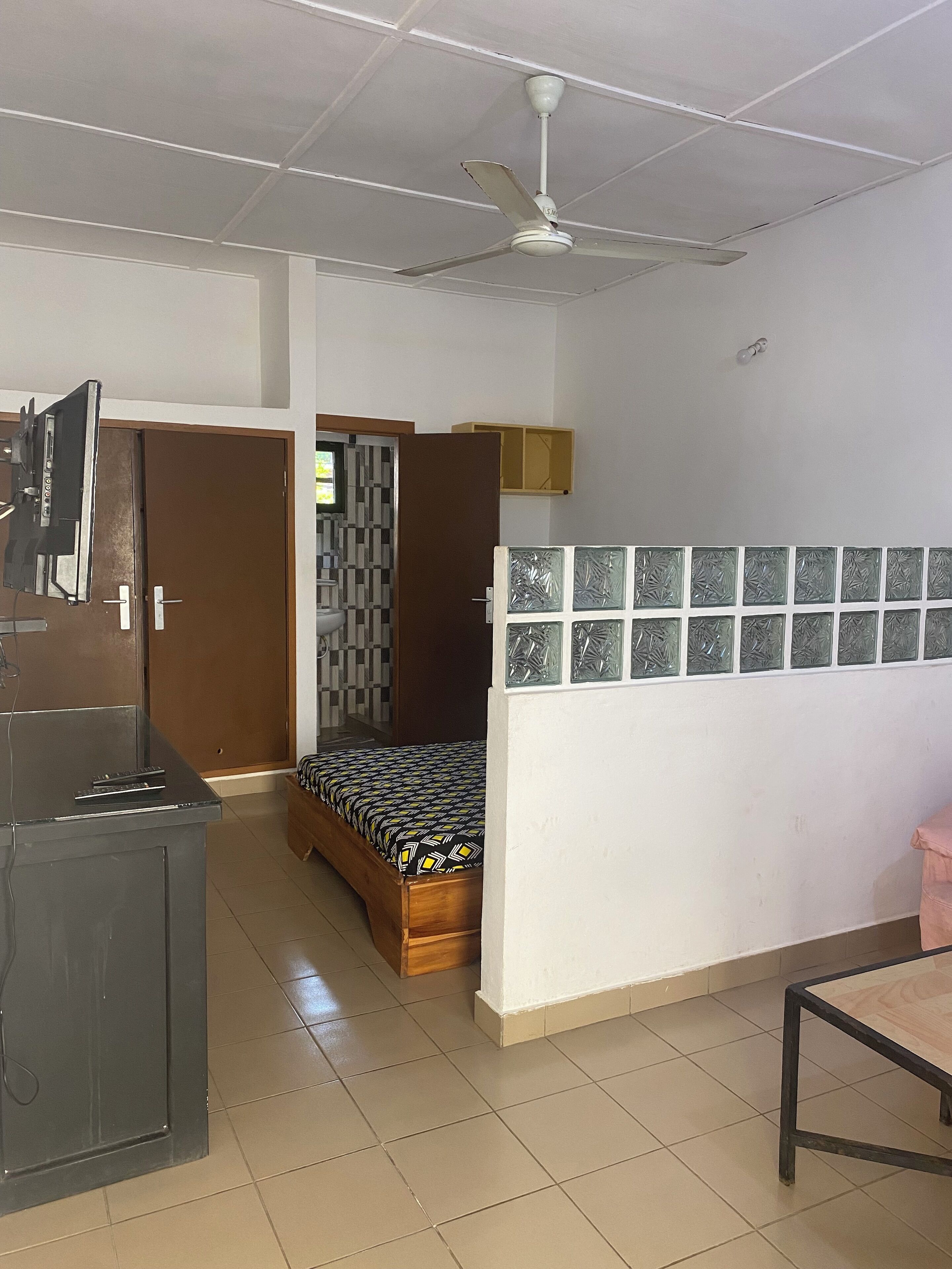 舒适双人房 | 办公桌、笔记本电脑工作区、免费 WiFi