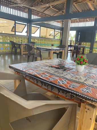Restaurant. RÉSIDENCE AGBEVIVI