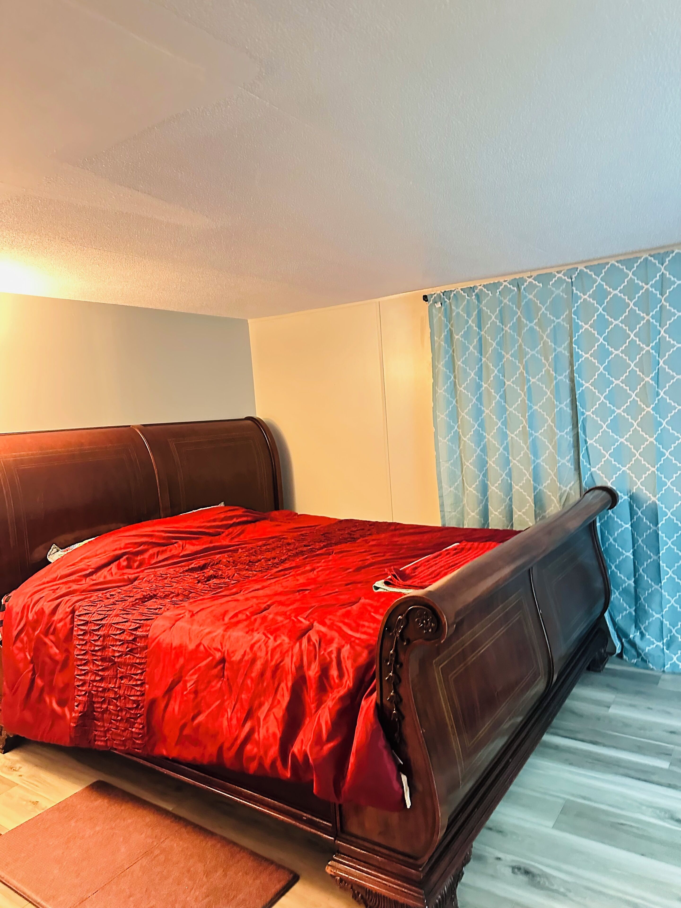 Bedroom 3 ( king size bed )