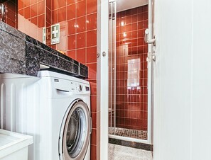 Apartment | Bathroom - 1-bed, Beautiful River Views (Lisbon)
