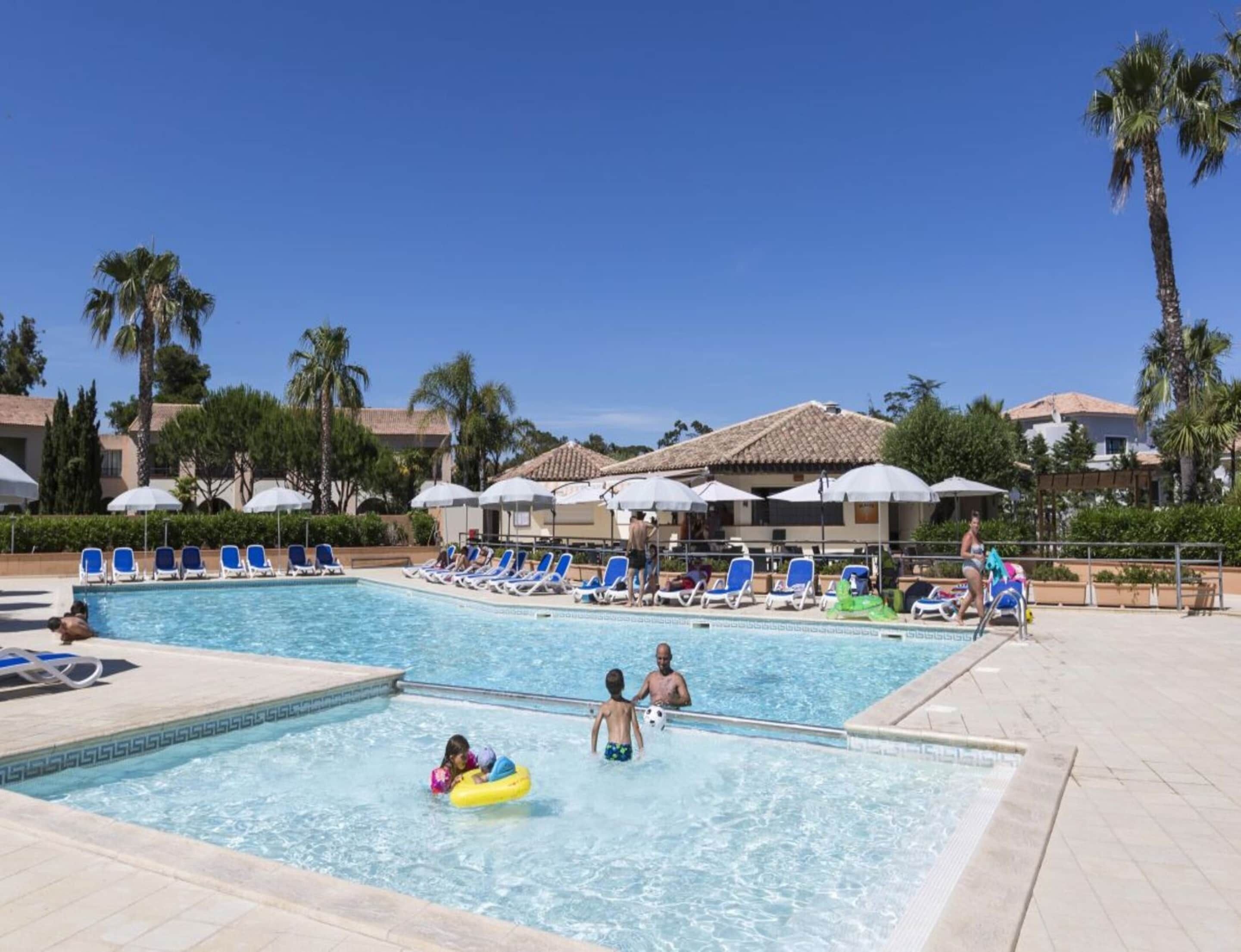 Casa | Piscina | Una piscina al aire libre