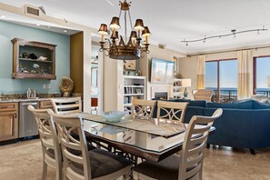 Dining - Stunning Oceanfront Condo with Direct Beach Access (Santa Rosa Beach)
