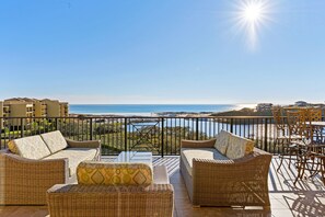 Property grounds - Stunning Oceanfront Condo with Direct Beach Access (Santa Rosa Beach)