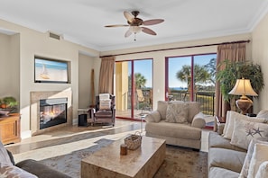 Smart TV - Family Friendly Beach Front Condo on 30A (Santa Rosa Beach)