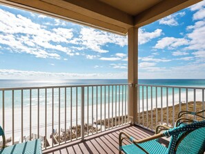 Property grounds - Gulf Front Condo in Gated Crystal Beach Complex, End Unit (Destin)