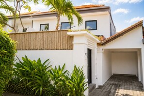 Exterior - 3BR Private Pool Villa in Seminyak • Walk to Beach & Dining (Badung Regency)
