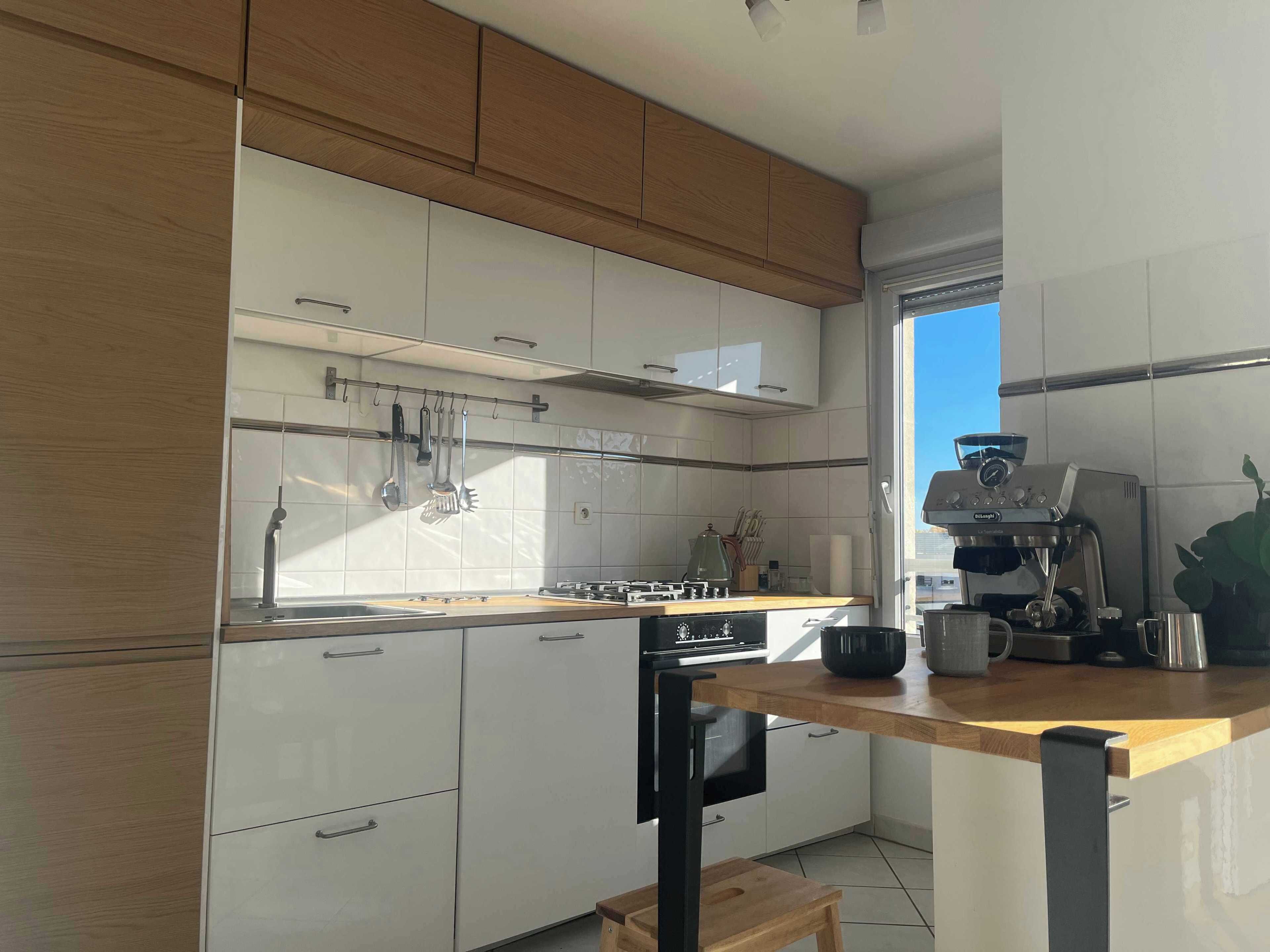 Kühlschrank, Mikrowelle, Ofen, Geschirrspüler