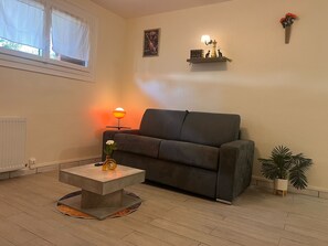 TV - Cosy studio near the beach (Ouistreham)