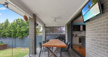 Bright Family Home in Rydalmere With Yard & BBQ