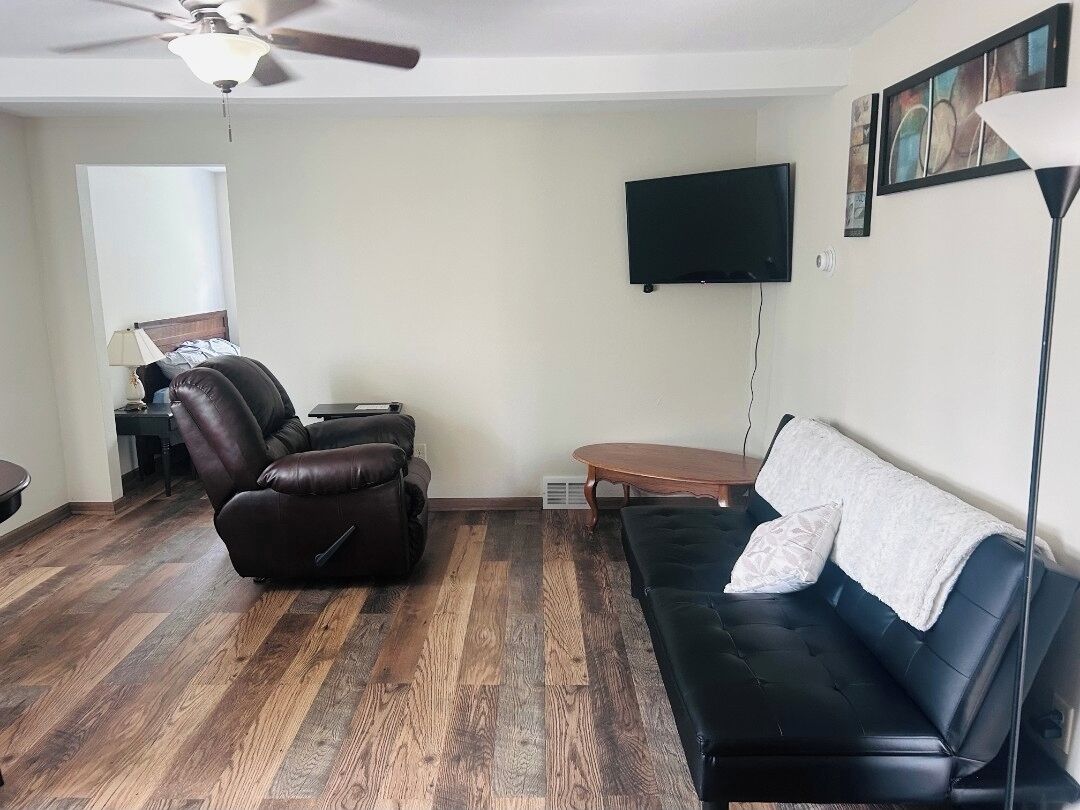 Smart TV, books, video library, stereo