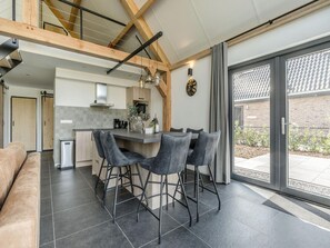 Bungalow | Dining - Thatched Luxury Leisure Farm for 6 People (Baarle-Nassau)