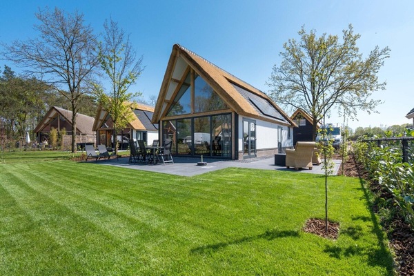 Bungalow | Exterior