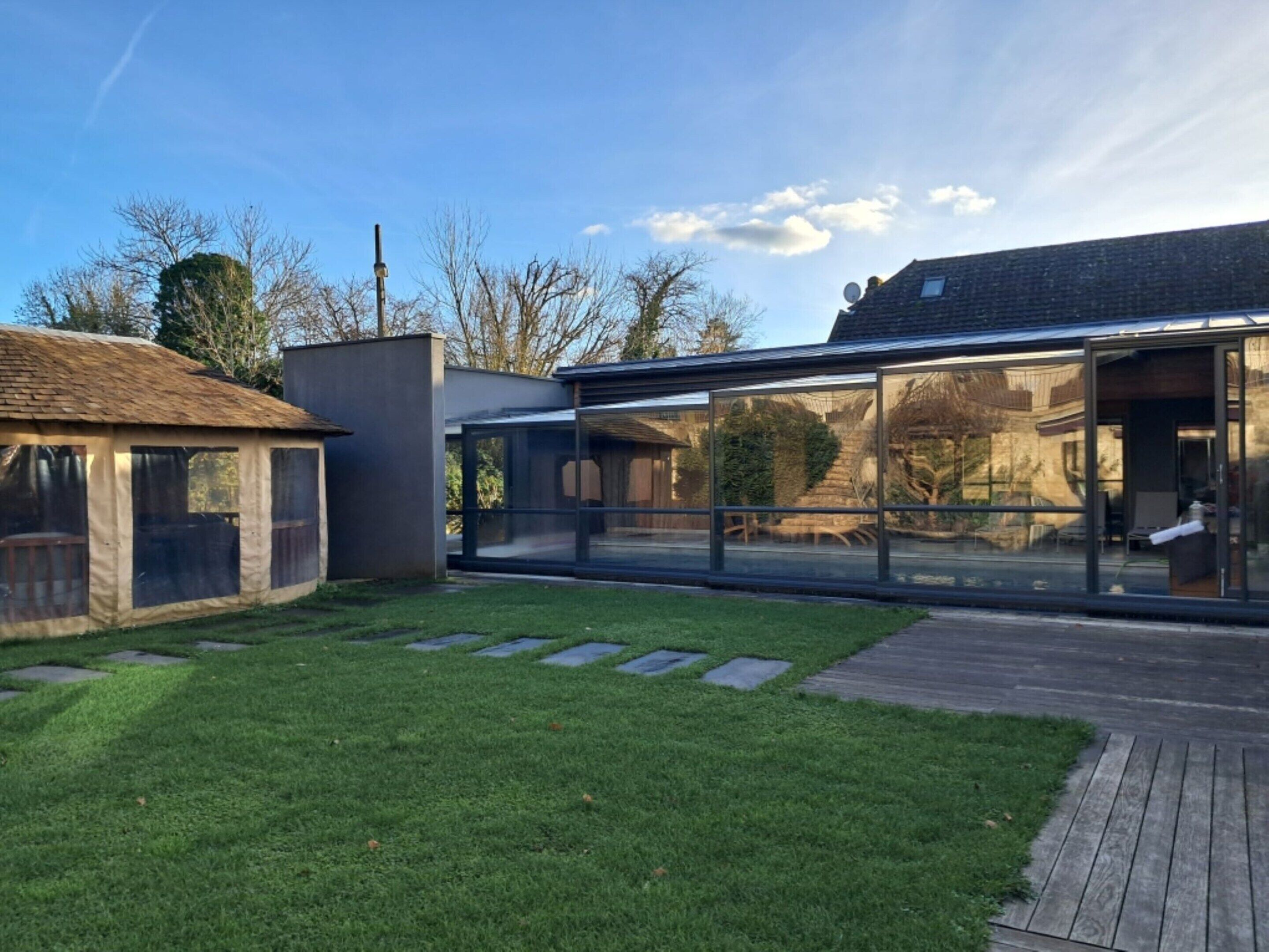 House | Bahagian luar