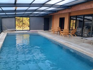 House | Pool | Indoor pool, outdoor pool - Holiday Home in Vayrac With Private Pool (Vayrac)