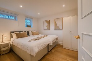 Apartment, Smoking - Louisville Flat 4 in Newmarket (Newmarket)