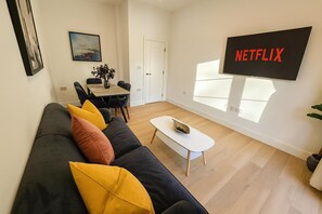 Apartment - Louisville Flat 3 in Newmarket (Newmarket)