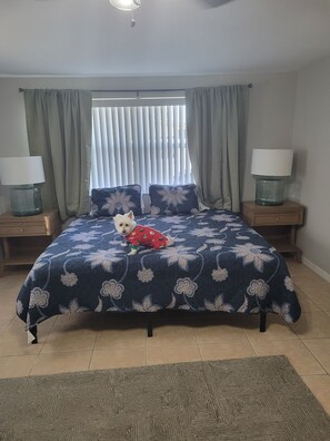 3 bedrooms, free WiFi, bed sheets - 3-bedroom house in beautiful Holiday near beaches and beautiful Tarpon Springs. (Holiday)