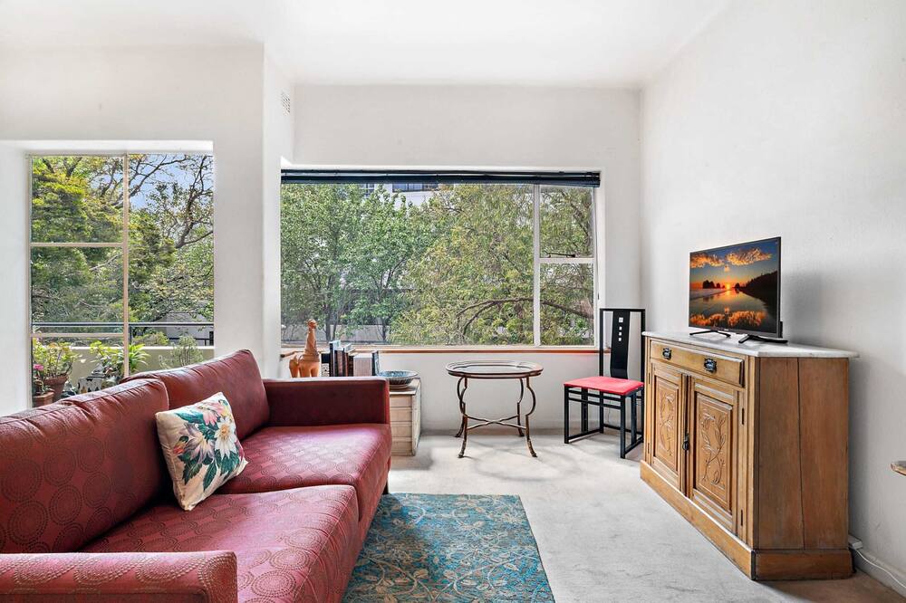 Sunny 1-bed With Parking Near Arts Precinct - Middle Park