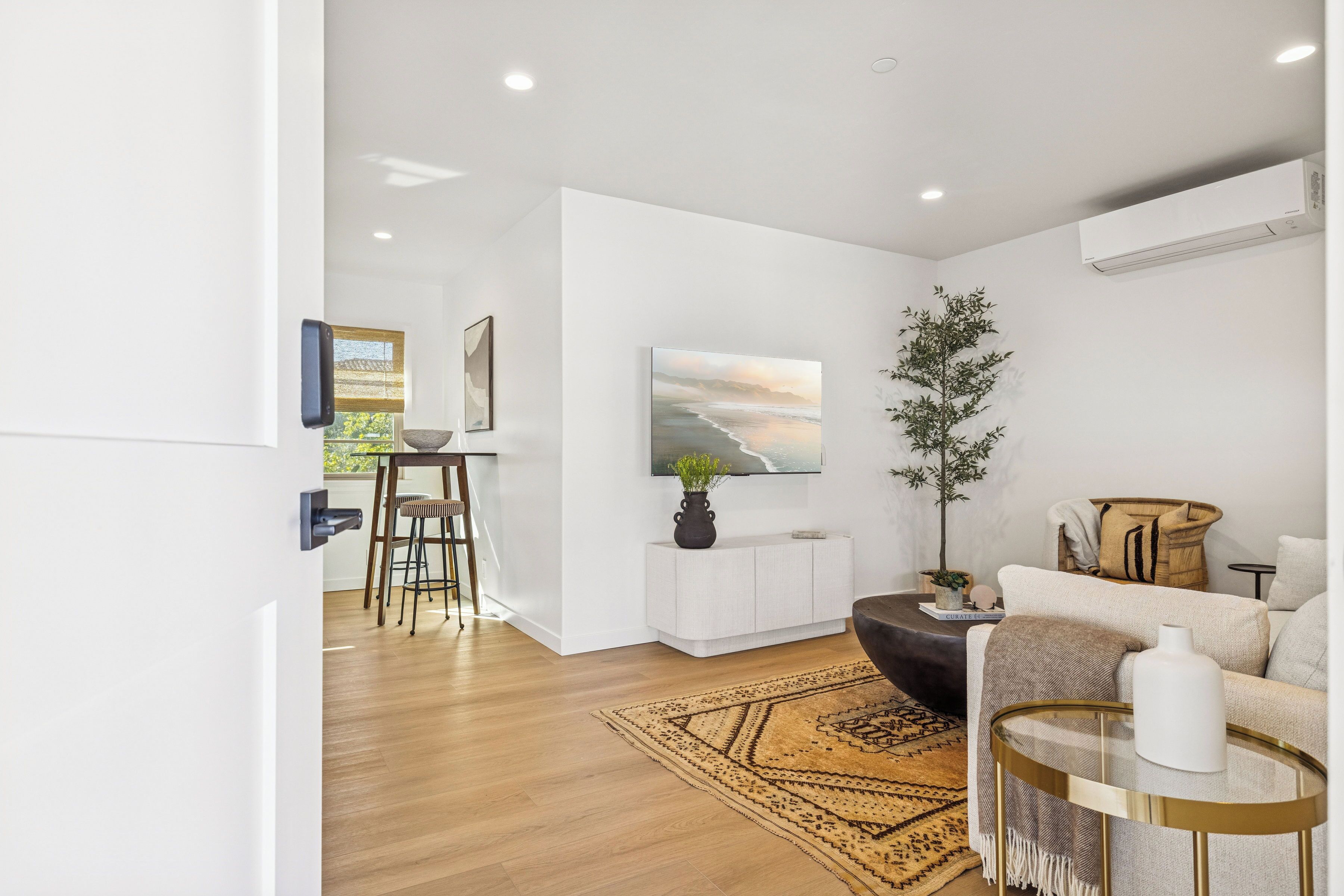 이그제큐티브 아파트 | 거실 공간