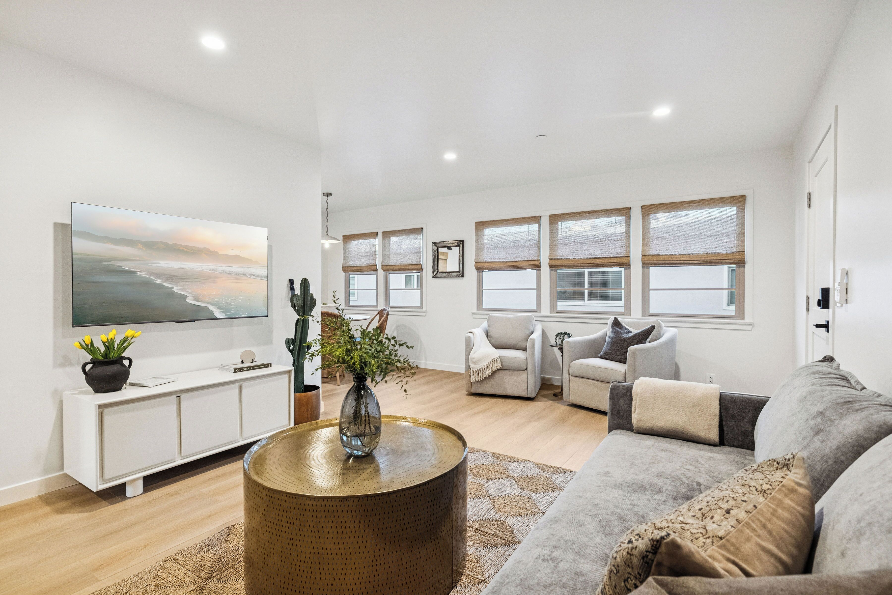 컴포트 아파트 | 거실 공간