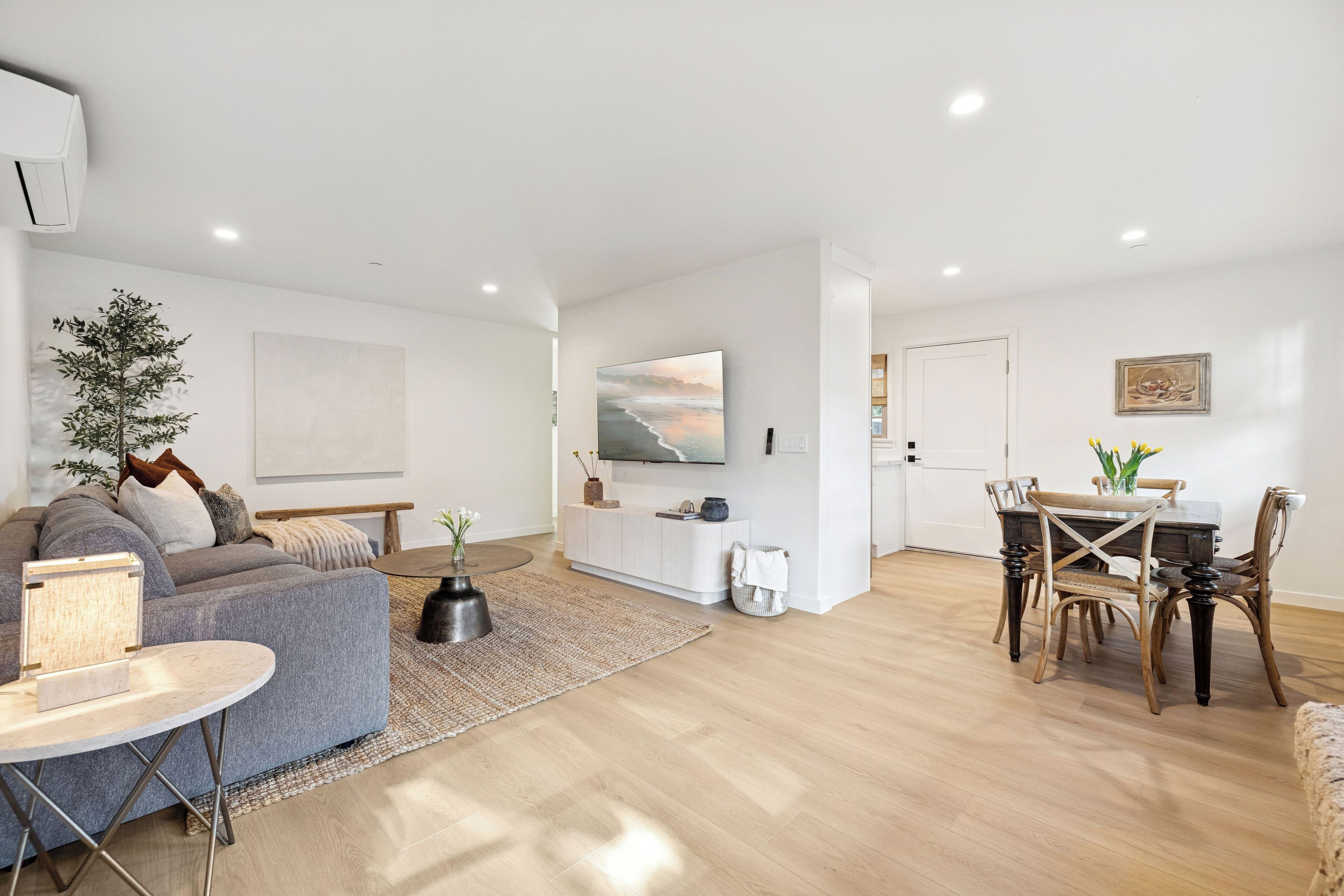 슈피리어 아파트 | 거실 공간