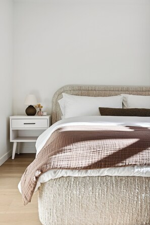 Superior Apartment | In-room safe, blackout drapes, soundproofing, iron/ironing board - Casa Yano (Santa Barbara)