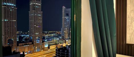 エコノミー ダブルルーム バルコニー シティビュー | デスク、ノートパソコン用作業スペース、アイロン / アイロン台、WiFi (無料)