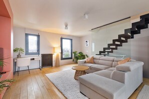 TV - NEW DUPLEX WITH DOUBLE TERRACE, FULLY EQUIPPED (Montreuil)