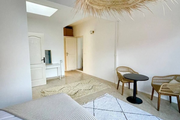 6 camere, ferro/asse da stiro, Wi-Fi, lenzuola