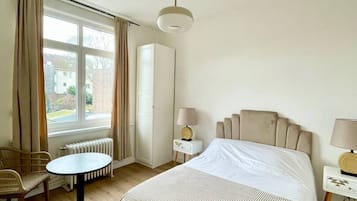 Bügeleisen/Bügelbrett, WLAN, Bettwäsche