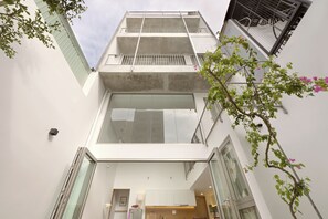Exterior detail - Gorgeous 4-bedroom Townhome with Full AC in vibrant Đà Nẵng (Đà Nẵng)