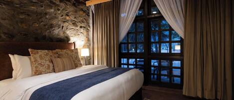 Habitación doble, vistas a la montaña | Sistema de insonorización, tabla de planchar con plancha, wifi gratis