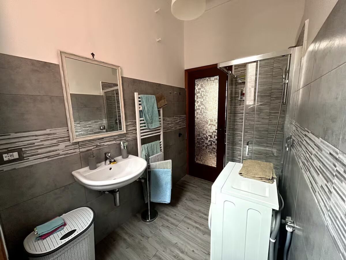 Dusche, Haartrockner, Bidet, Handtücher