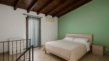 1 Schlafzimmer, BĂŒgeleisen/BĂŒgelbrett, BettwĂ€sche