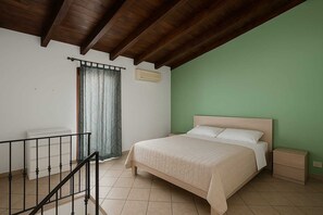 1 Schlafzimmer, Bügeleisen/Bügelbrett, Bettwäsche