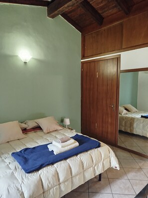 1 室のベッドルーム、アイロン / アイロン台、ベッドシーツ