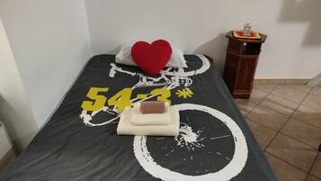 1 Schlafzimmer, Bügeleisen/Bügelbrett, Bettwäsche