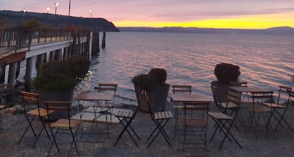 Gabry House - sunset on the lake